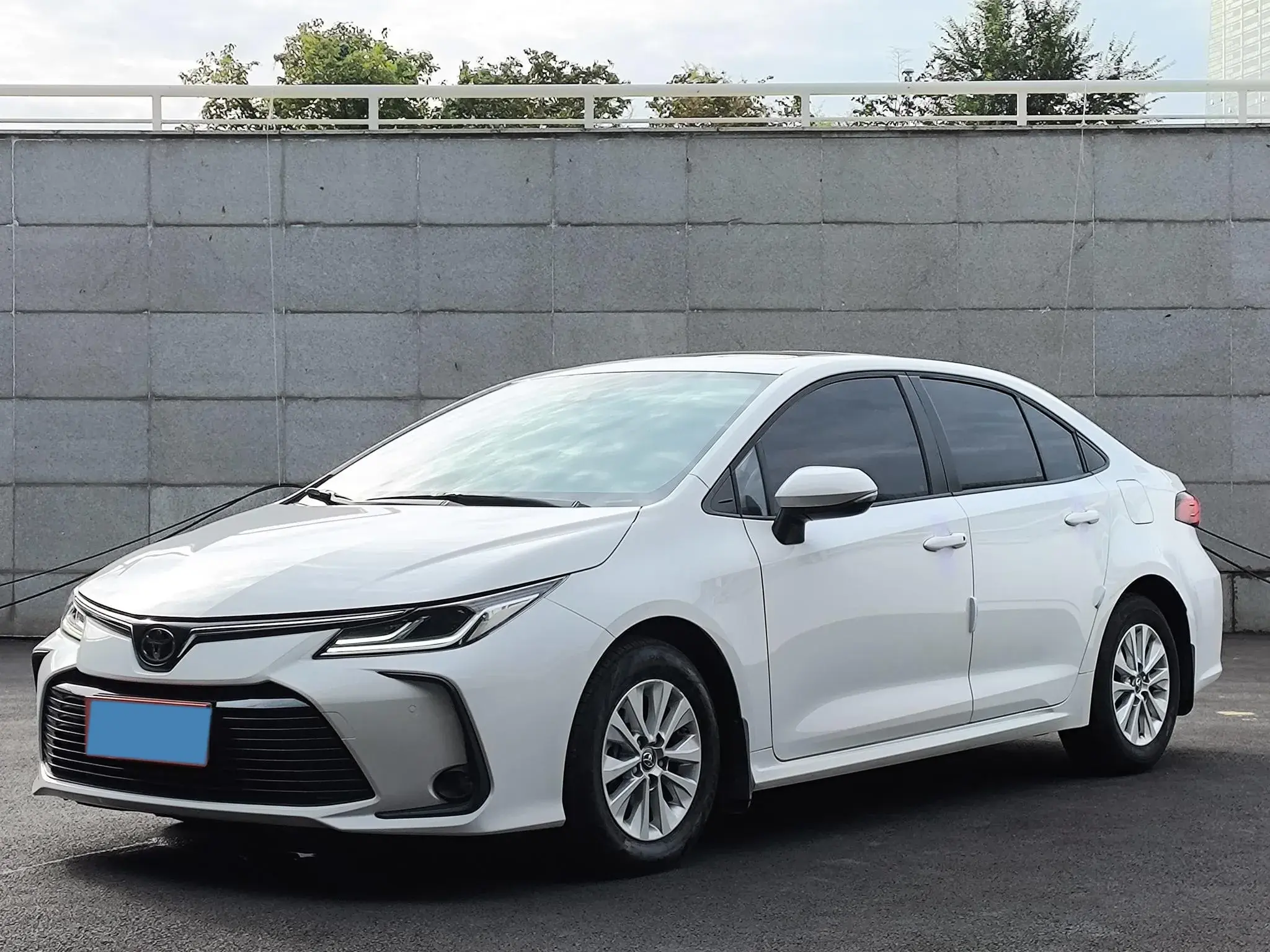 2021 TOYOTA COROLLA thumbnail 2