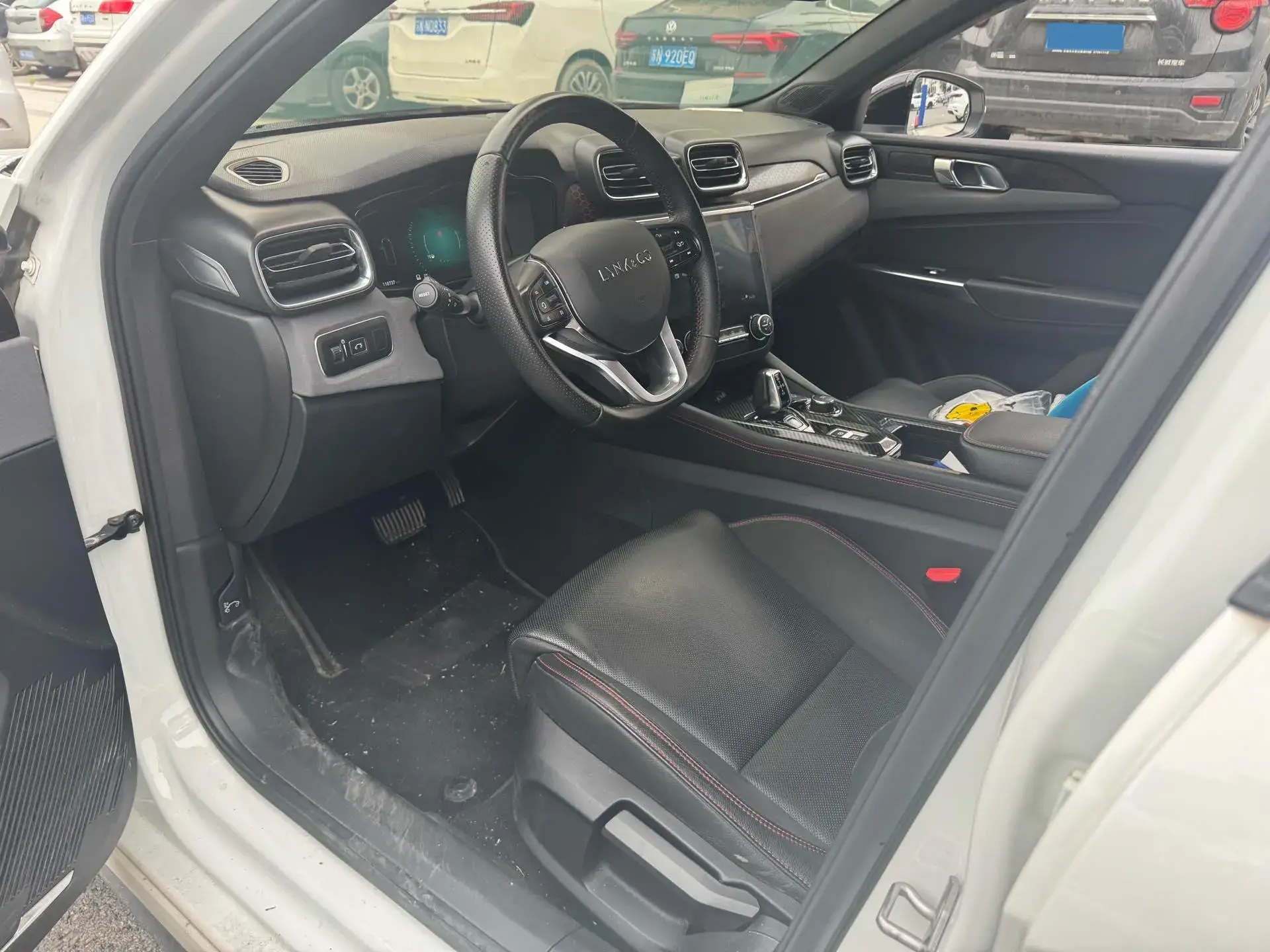 2018 LYNK&CO 03 thumbnail 4