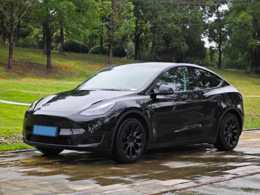 2022 TESLA MODEL view 1