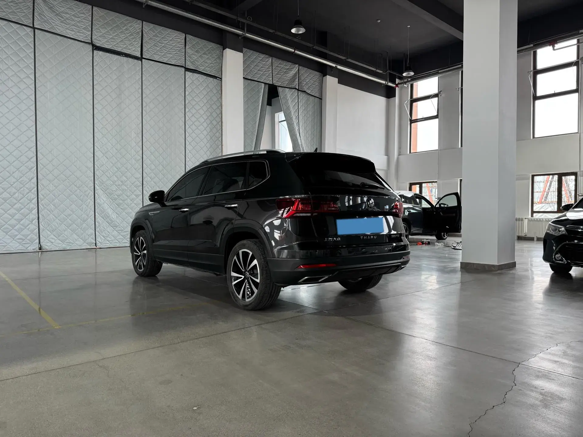 2021 VOLKSWAGEN THARU thumbnail 4