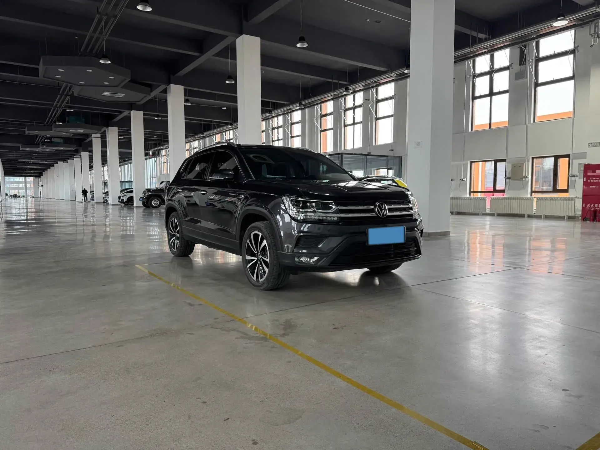 2021 VOLKSWAGEN THARU thumbnail 3