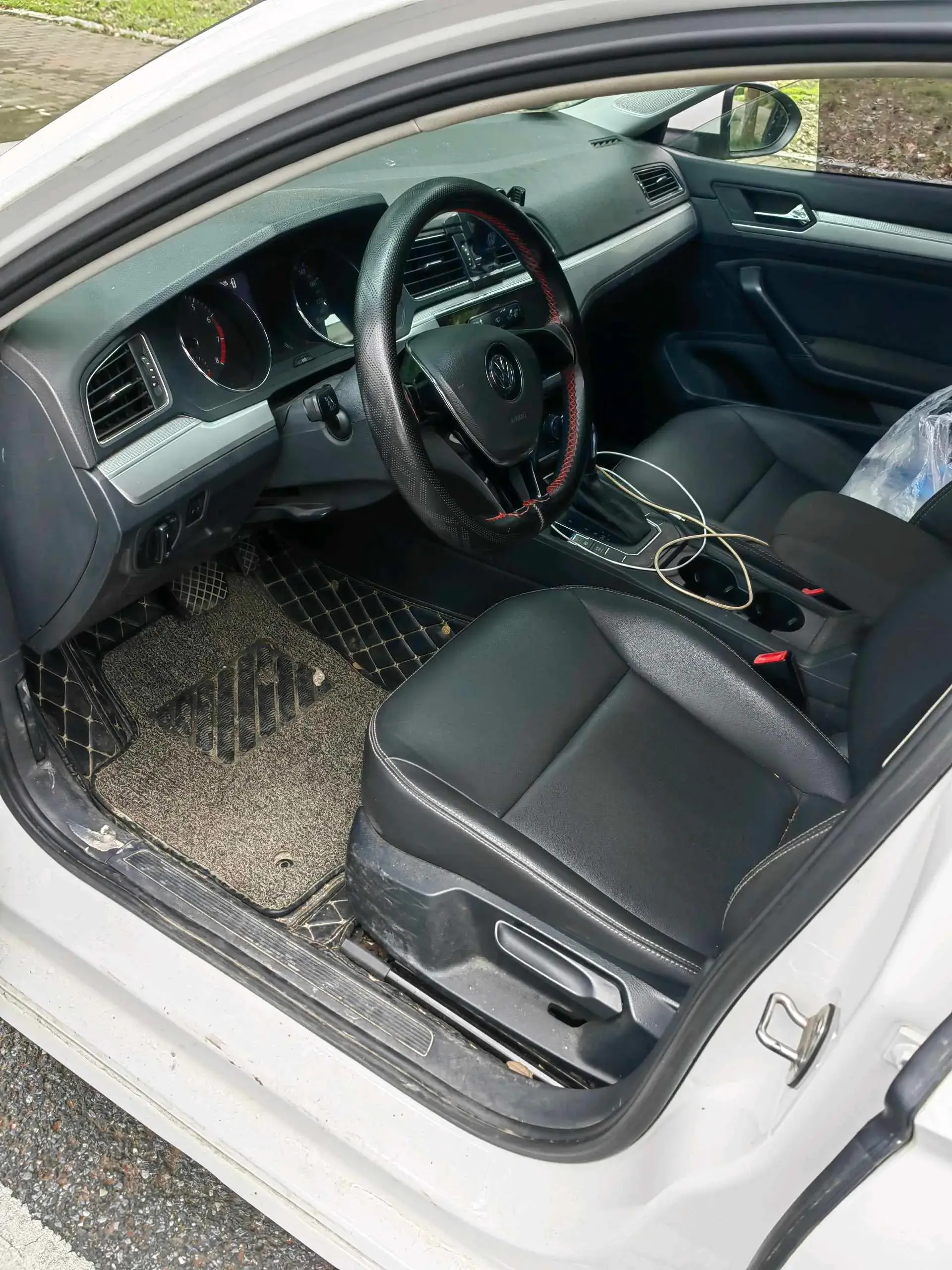 2018 VOLKSWAGEN LAMANDO thumbnail 2