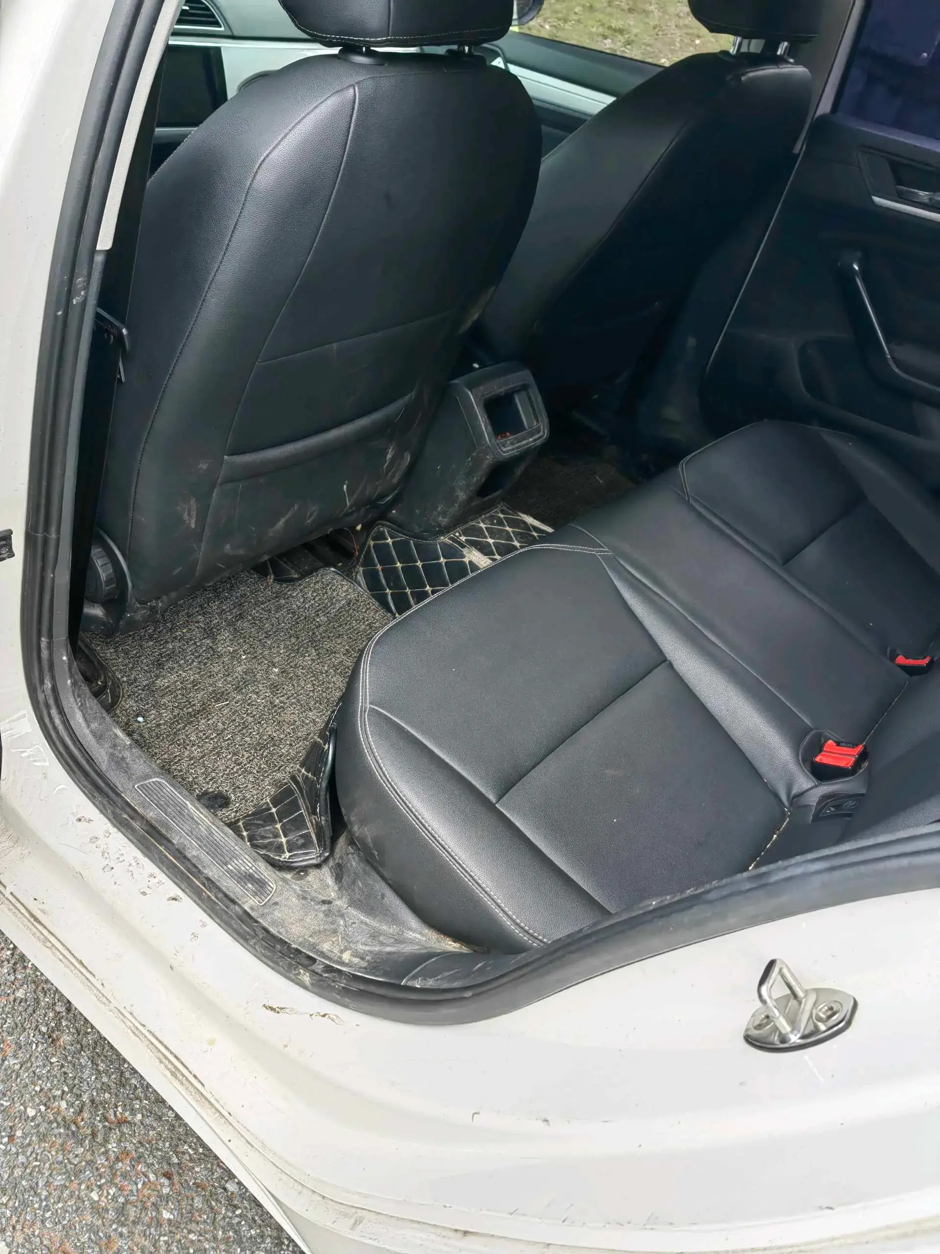 2018 VOLKSWAGEN LAMANDO thumbnail 4