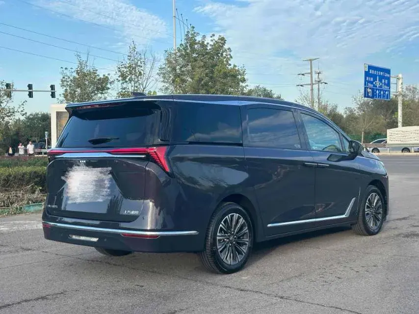 2025 BUICK GL8 thumbnail 4