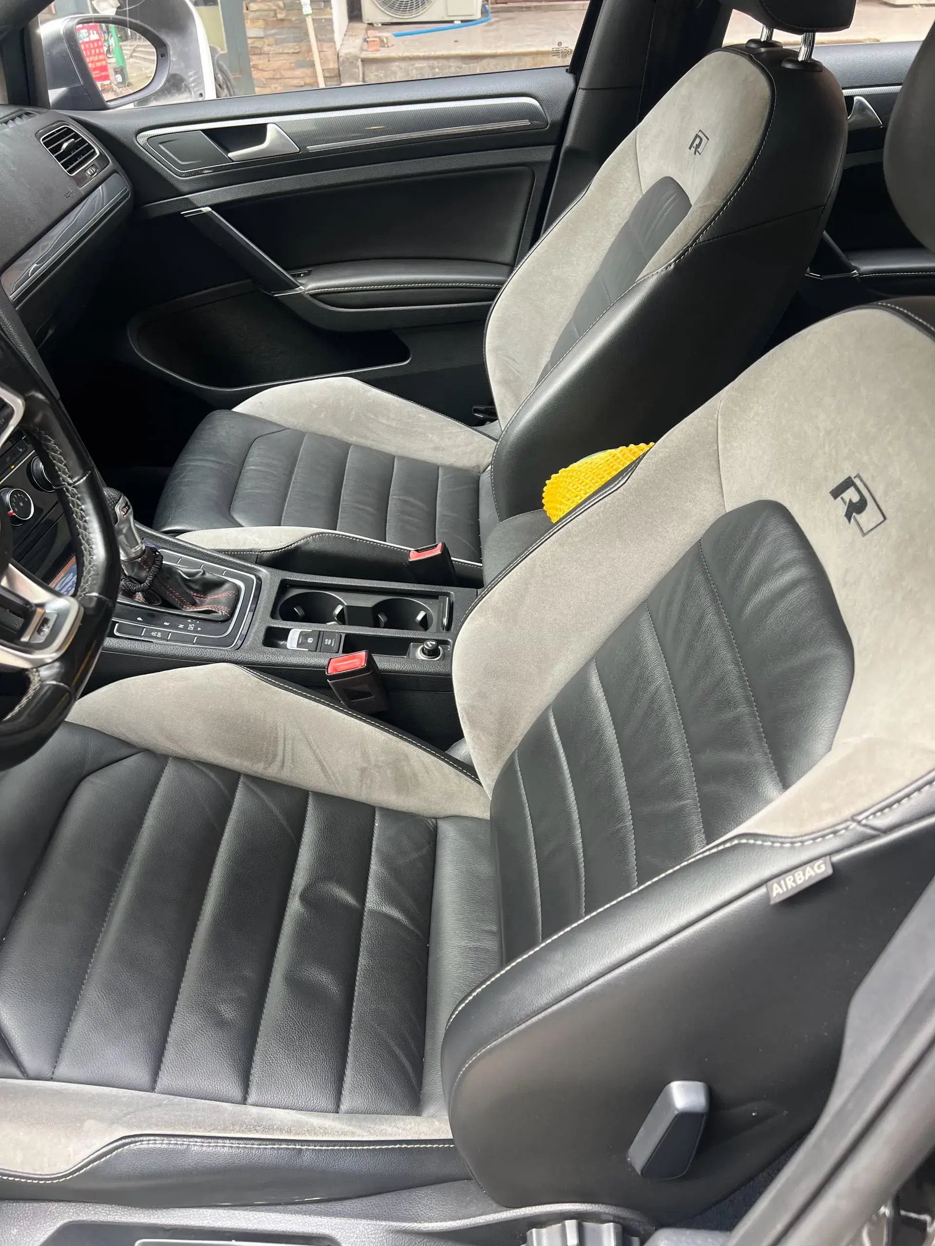 2019 VOLKSWAGEN GOLF thumbnail 4