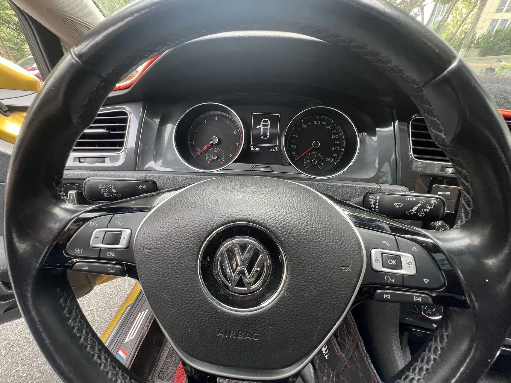 2018 VOLKSWAGEN GOLF thumbnail 3