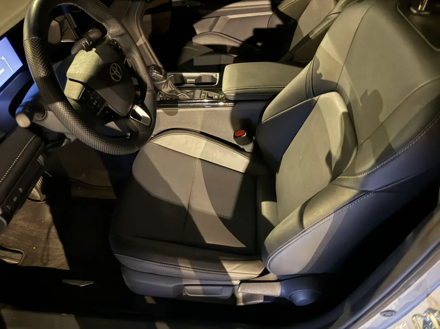 2024 TOYOTA CAMRY thumbnail 4