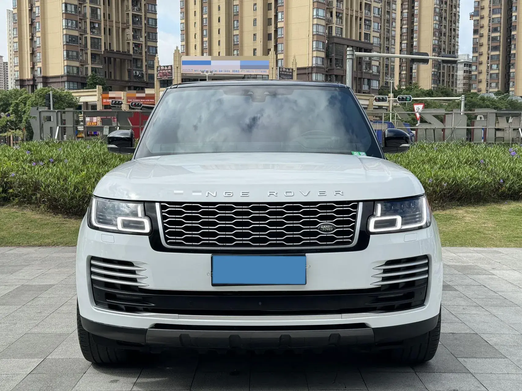 2019 LAND ROVER thumbnail 2
