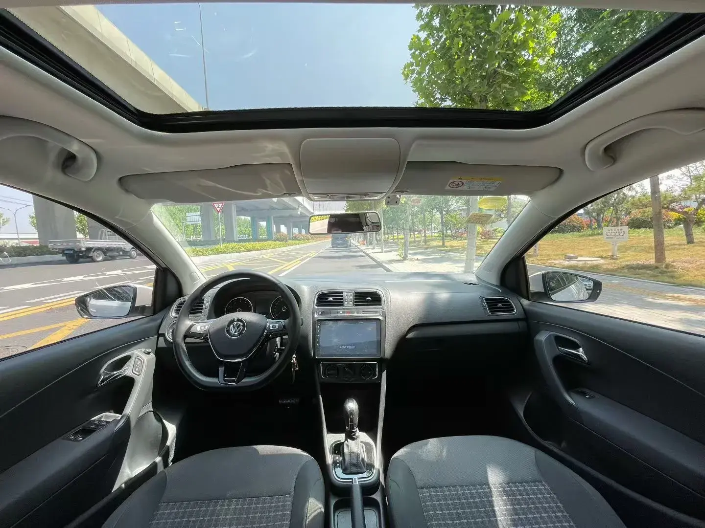 2018 VOLKSWAGEN POLO thumbnail 4