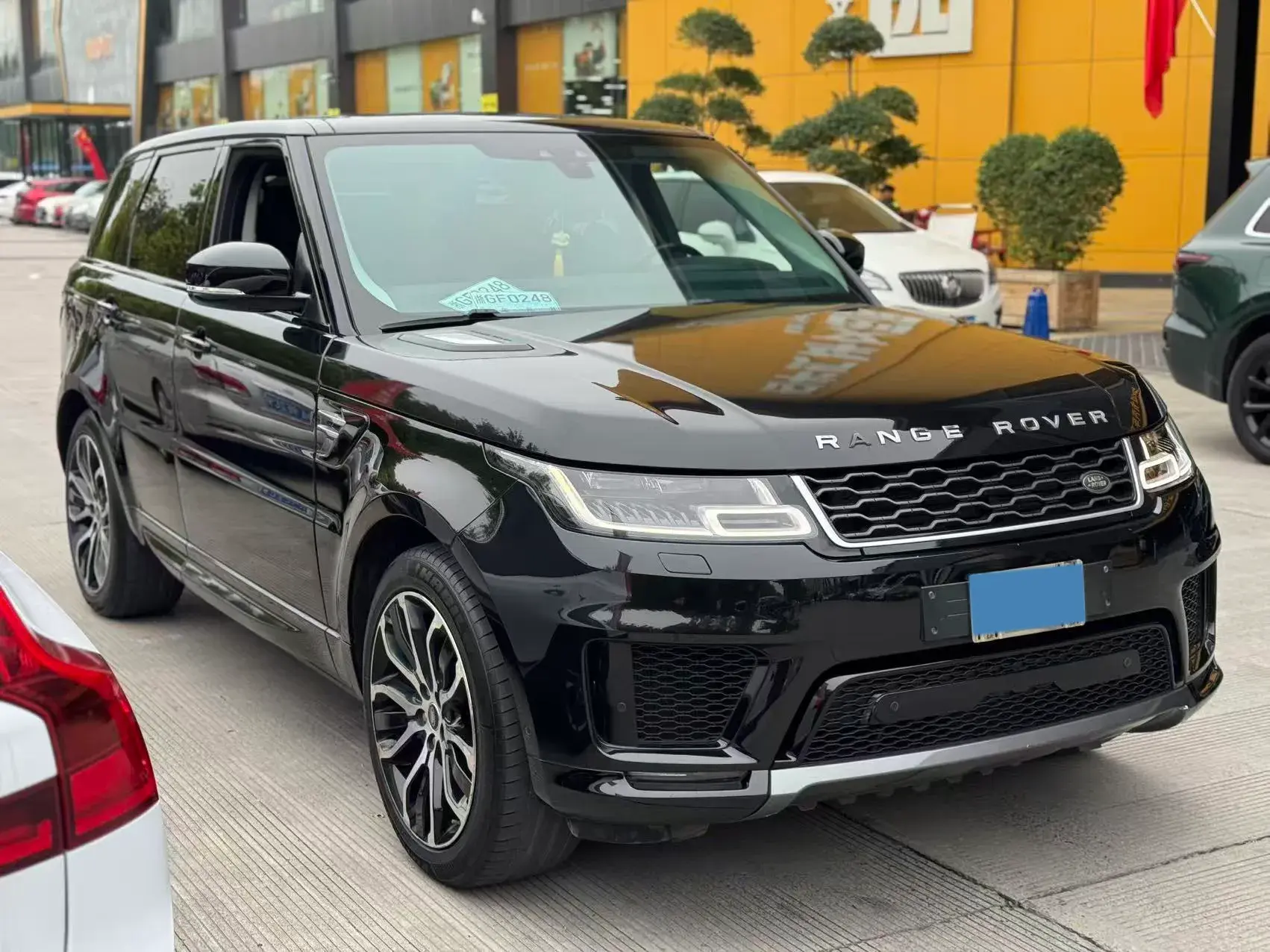 2018 LAND ROVER thumbnail 4