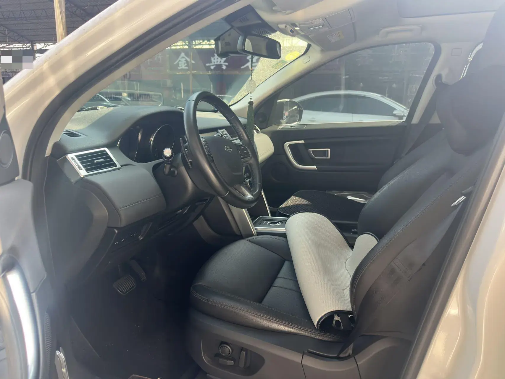 2018 LAND ROVER thumbnail 4