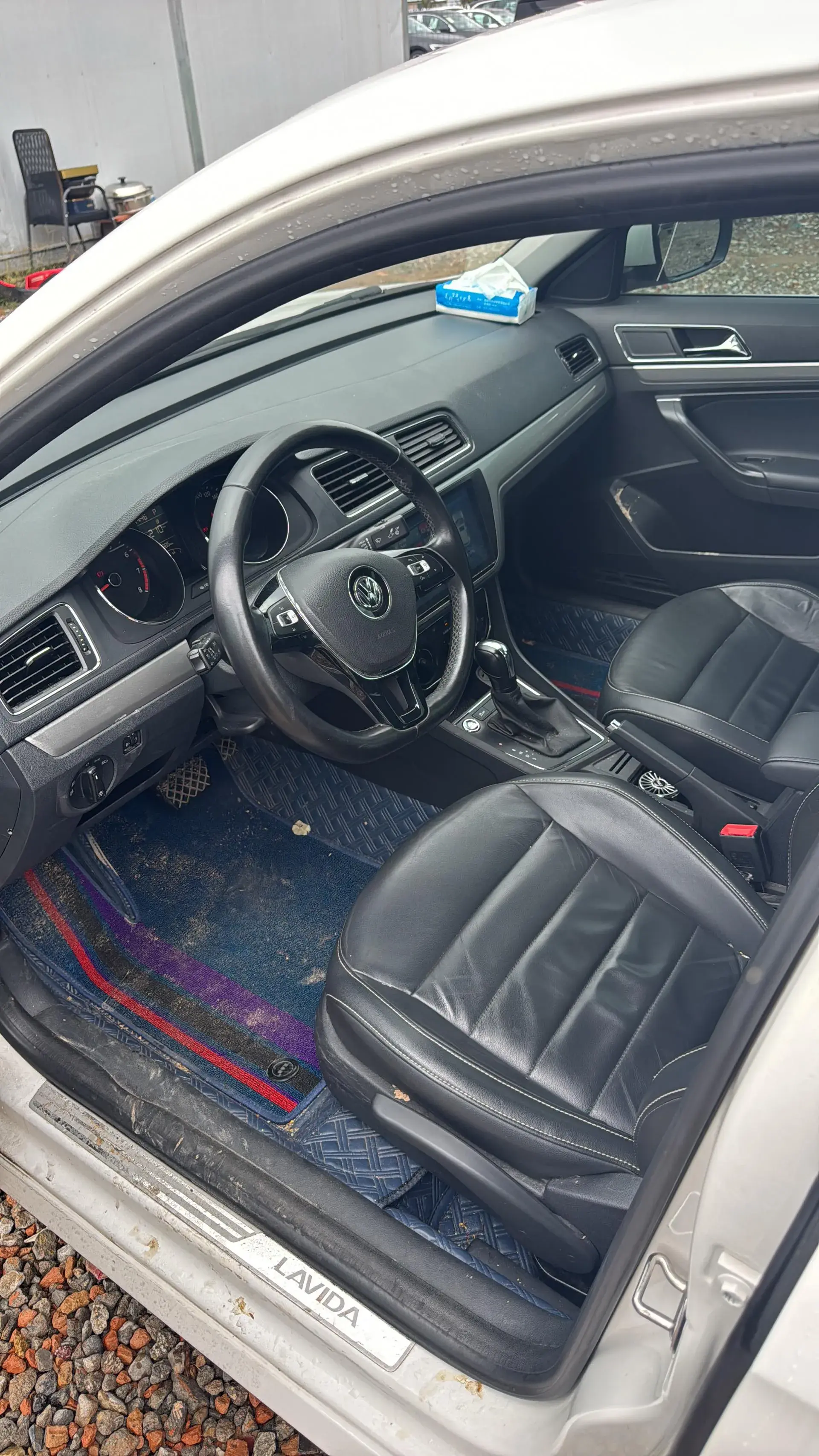 2017 VOLKSWAGEN LAVIDA thumbnail 2