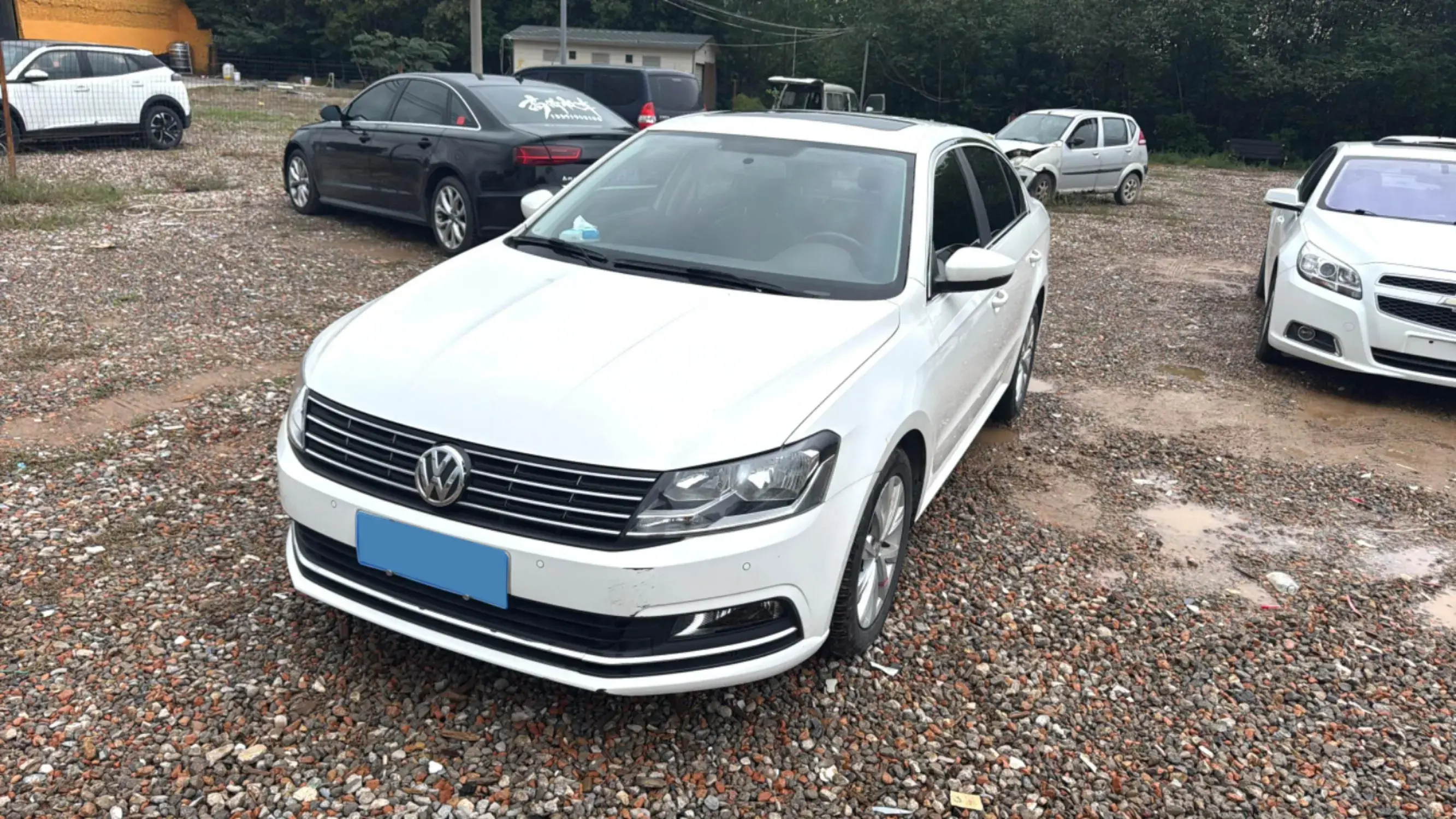 2017 VOLKSWAGEN LAVIDA view 1