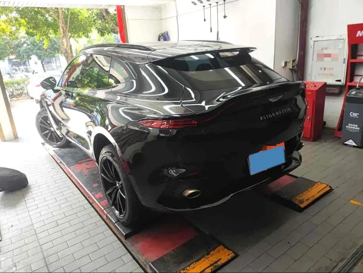 2023 ASTON MARTIN thumbnail 4