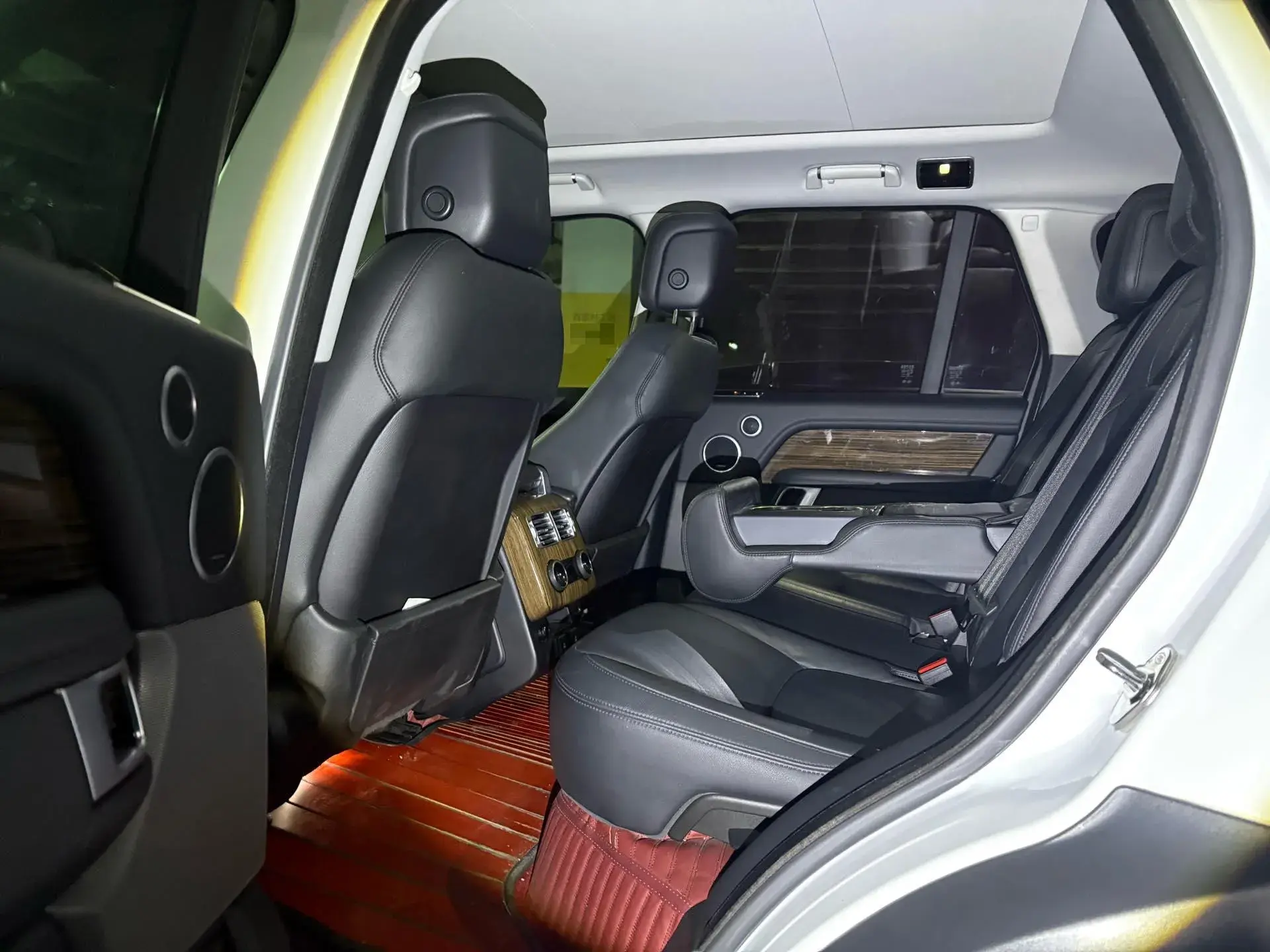 2018 LAND ROVER thumbnail 3