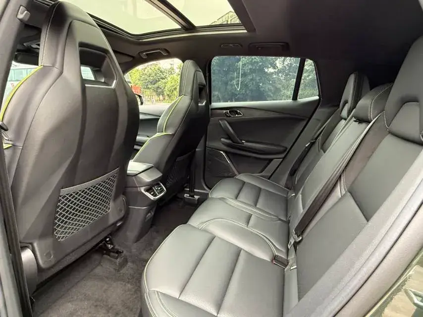 2023 LYNK&CO 06 thumbnail 4