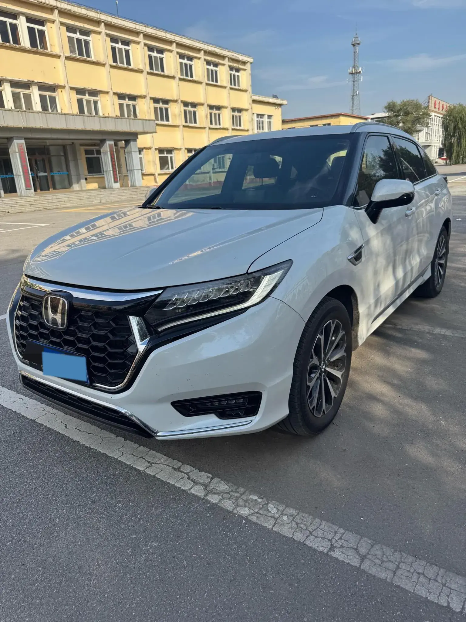 2023 HONDA UR-V view 1