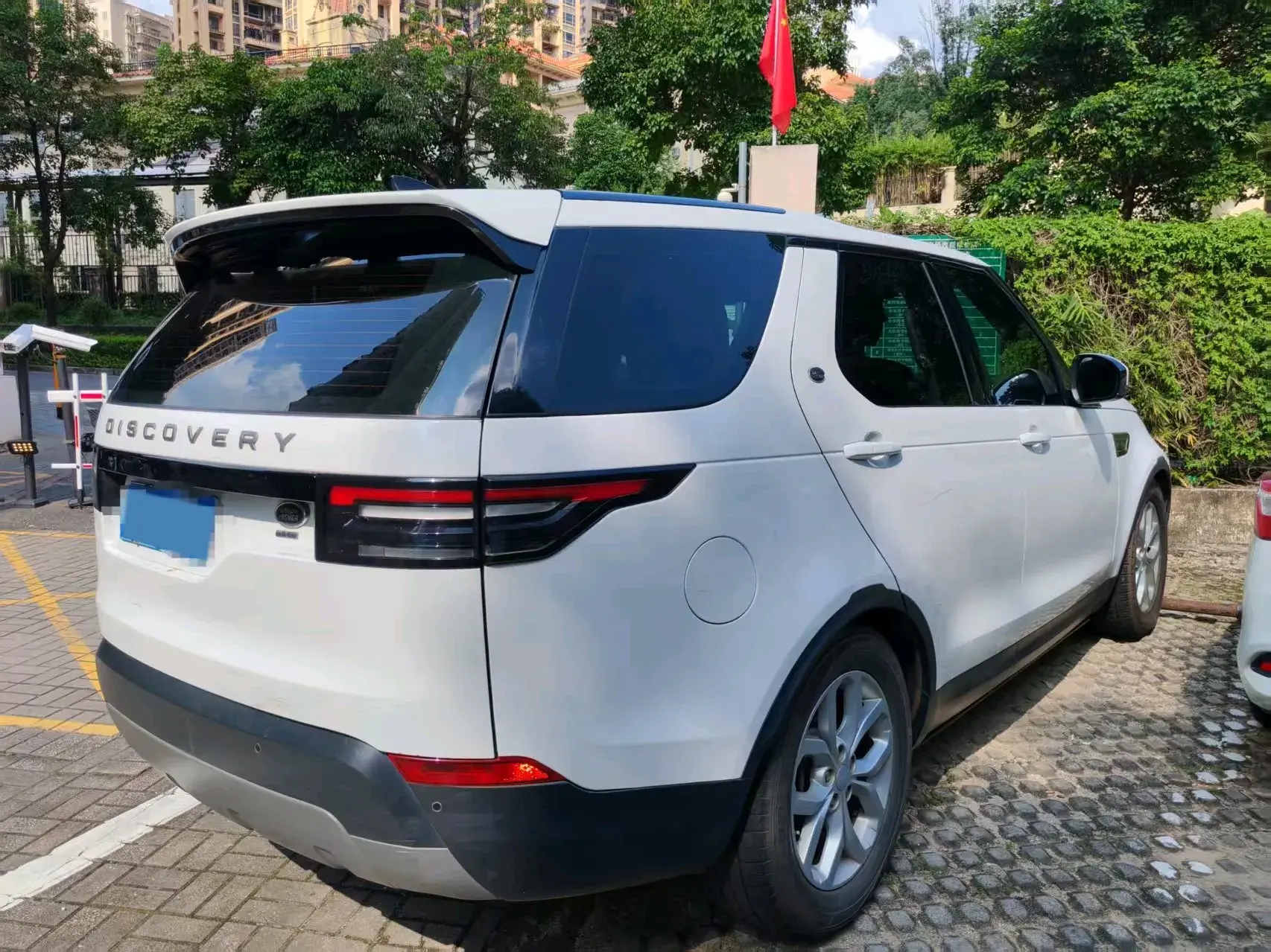 2017 LAND ROVER thumbnail 2