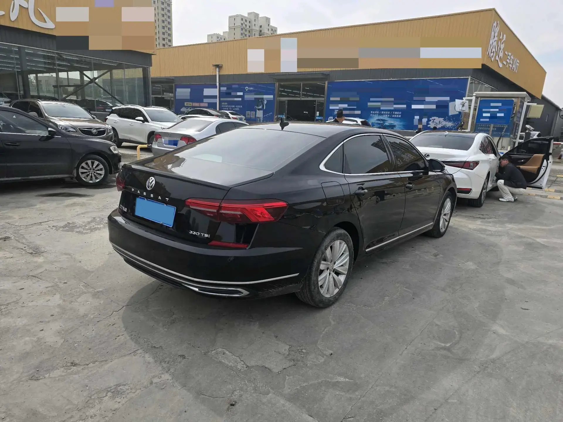 2020 VOLKSWAGEN PASSAT thumbnail 3