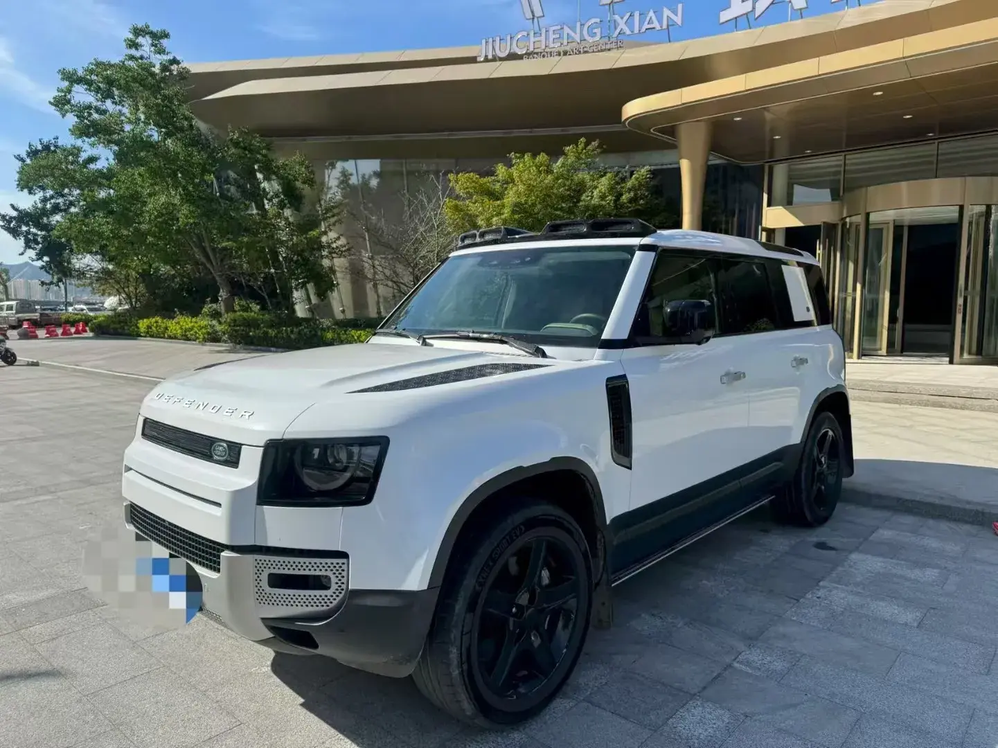 2020 LAND ROVER view 1