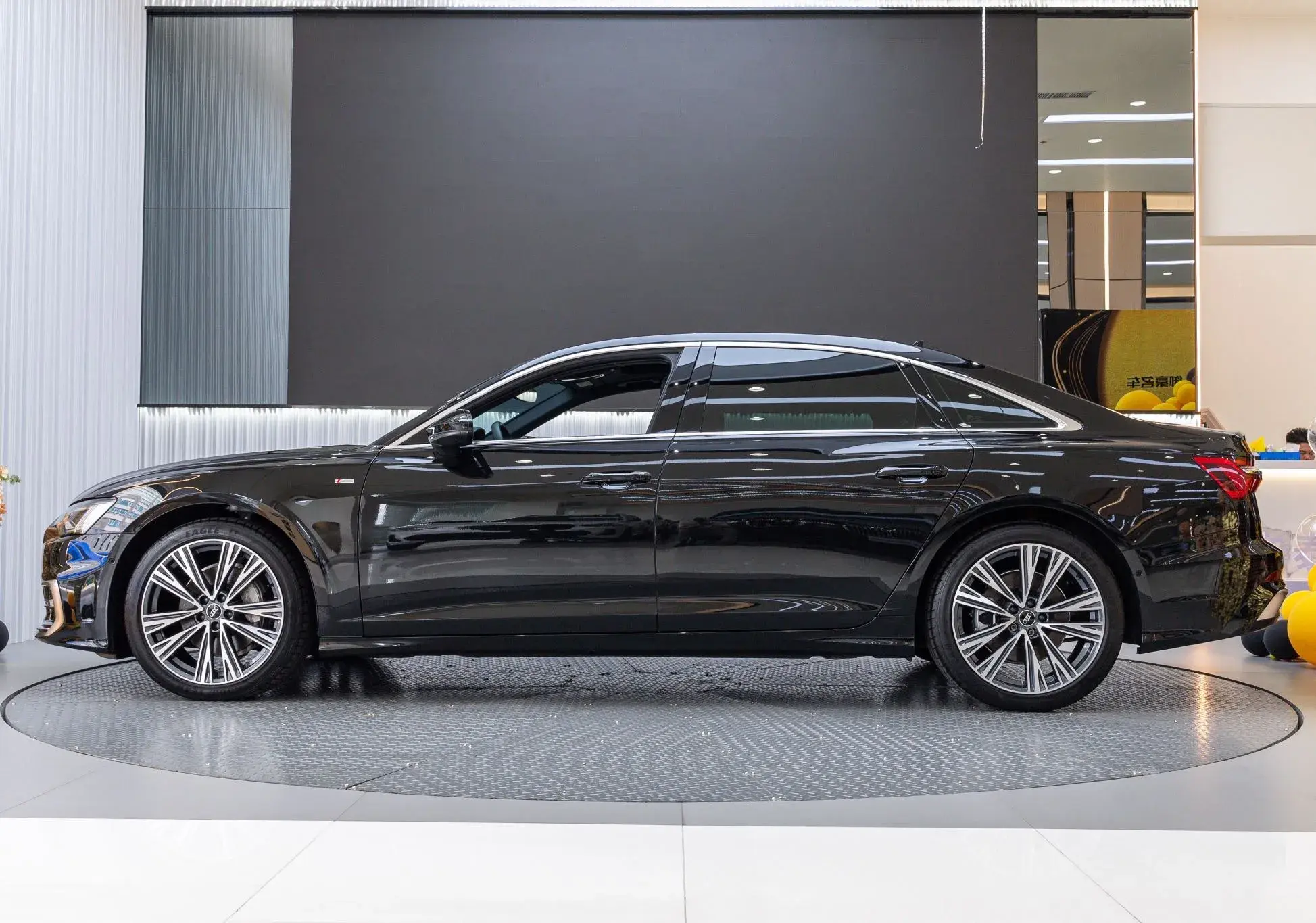 2025 AUDI A6L thumbnail 2