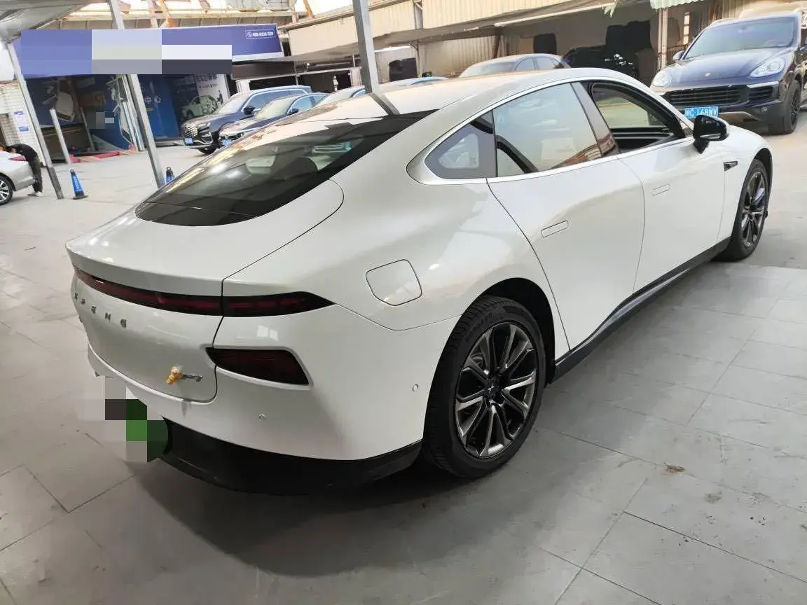 2020 XPENG P7 thumbnail 4