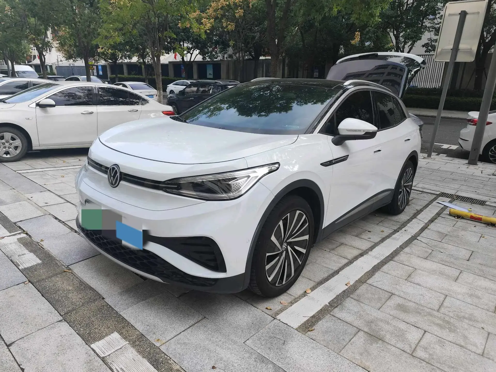 2022 VOLKSWAGEN ID.4 view 1