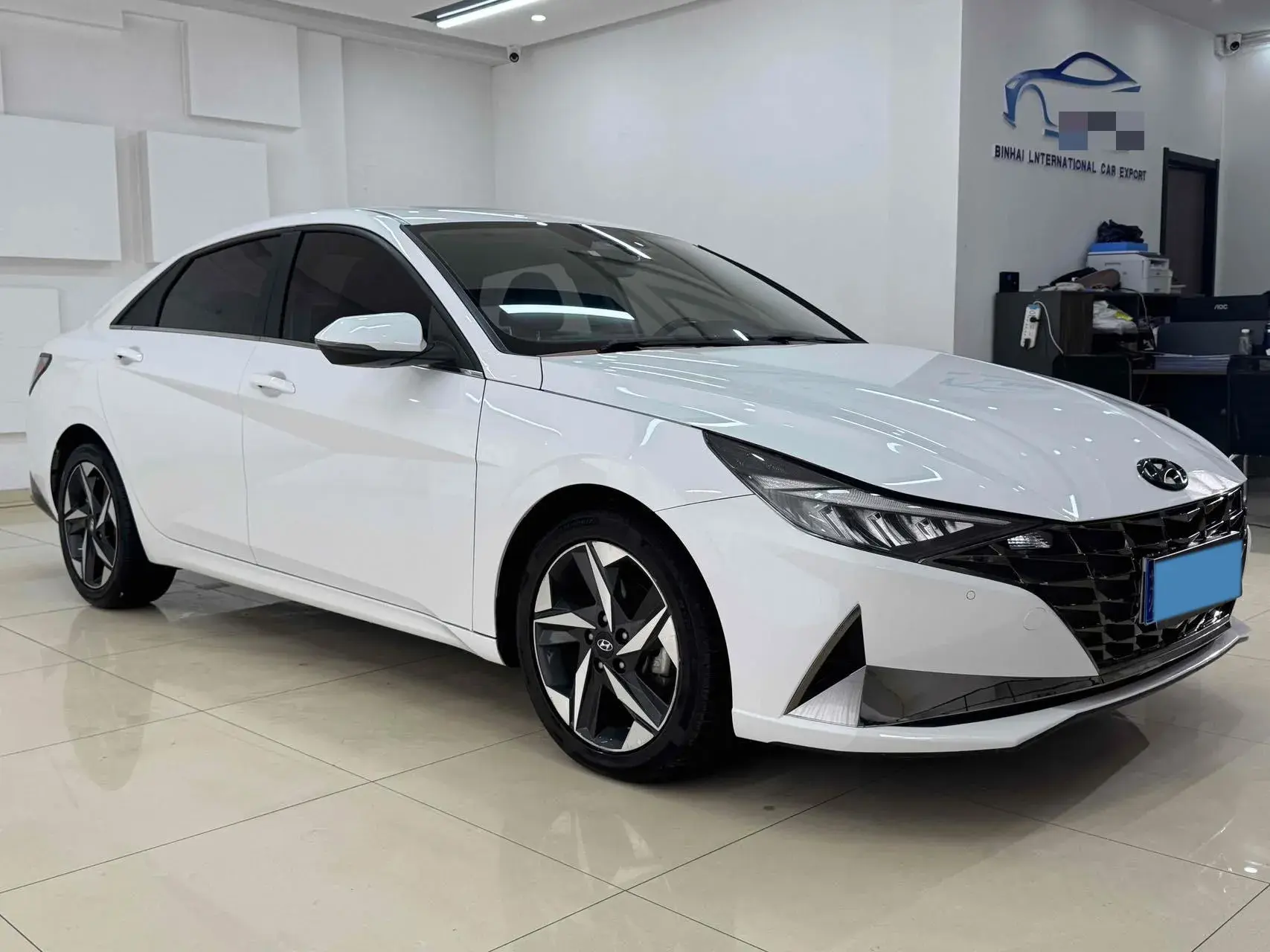 2021 HYUNDAI ELANTRA thumbnail 3