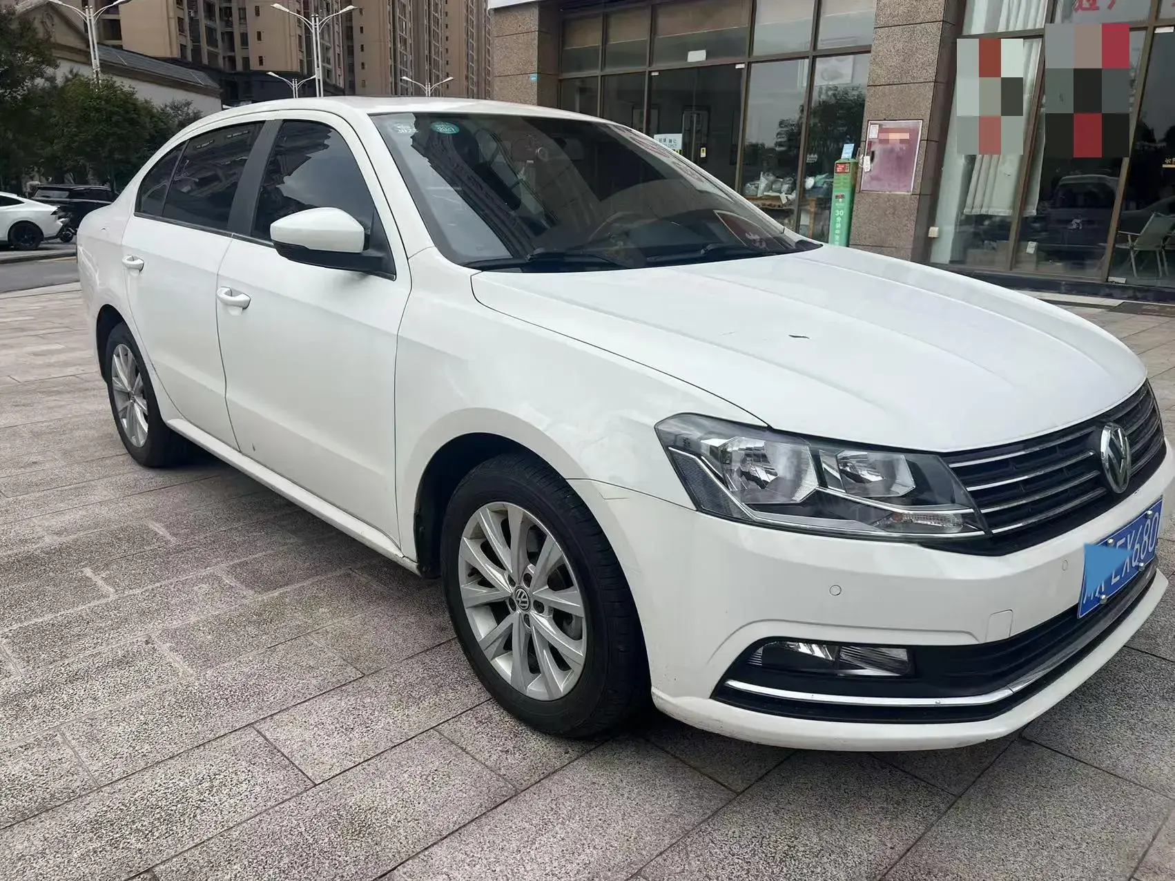 2017 VOLKSWAGEN LAVIDA thumbnail 3