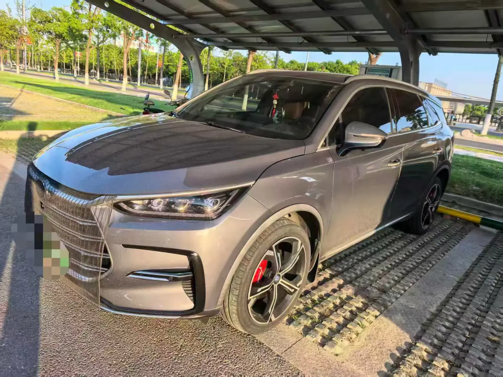 2021 BYD TANG view 1