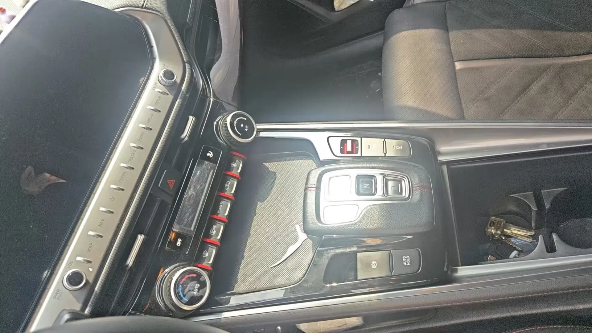 2023 HYUNDAI LA thumbnail 3