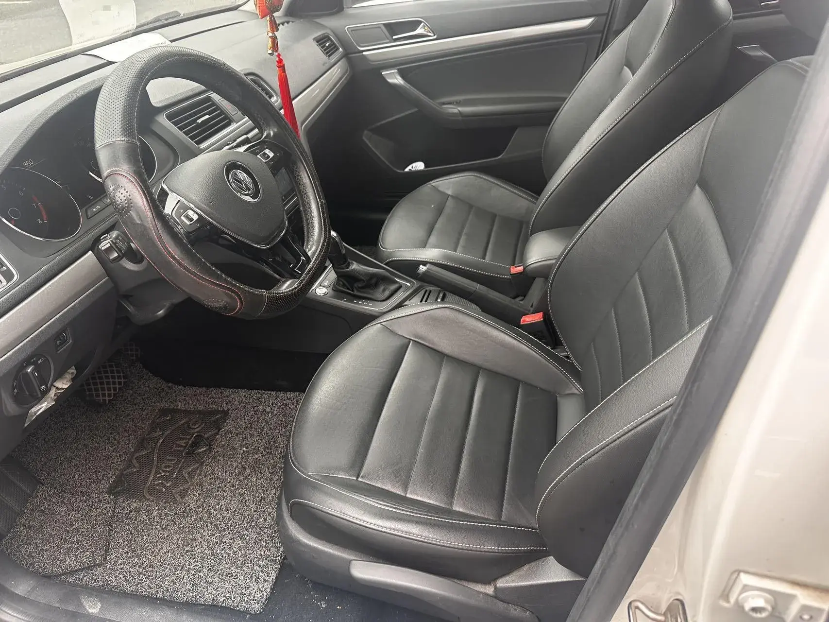 2017 VOLKSWAGEN LAVIDA thumbnail 3