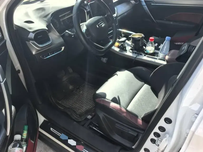 2021 GEELY COOLRAY thumbnail 2