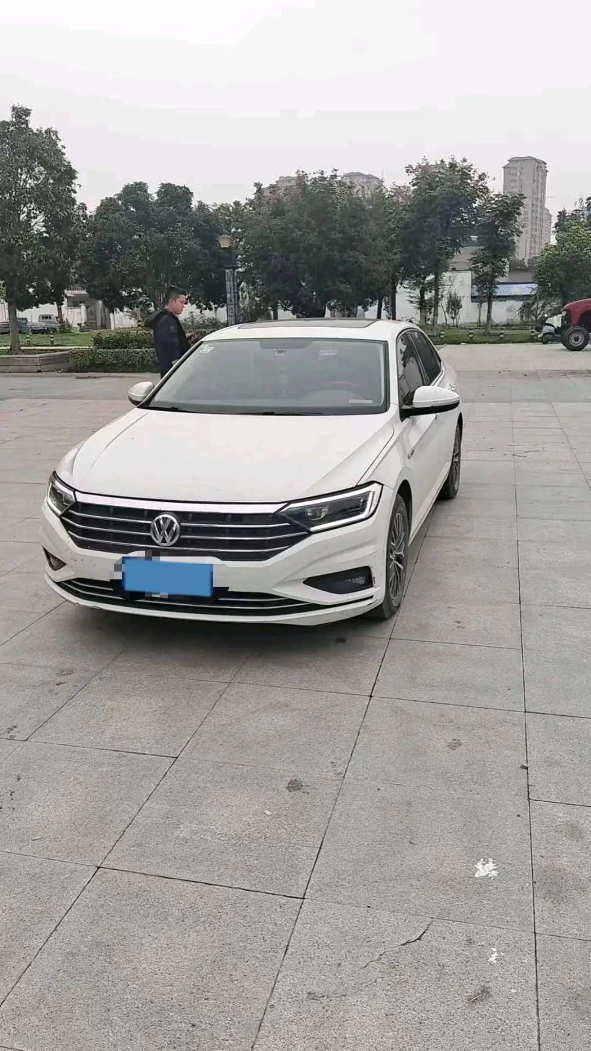 2021 VOLKSWAGEN SAGITAR view 1