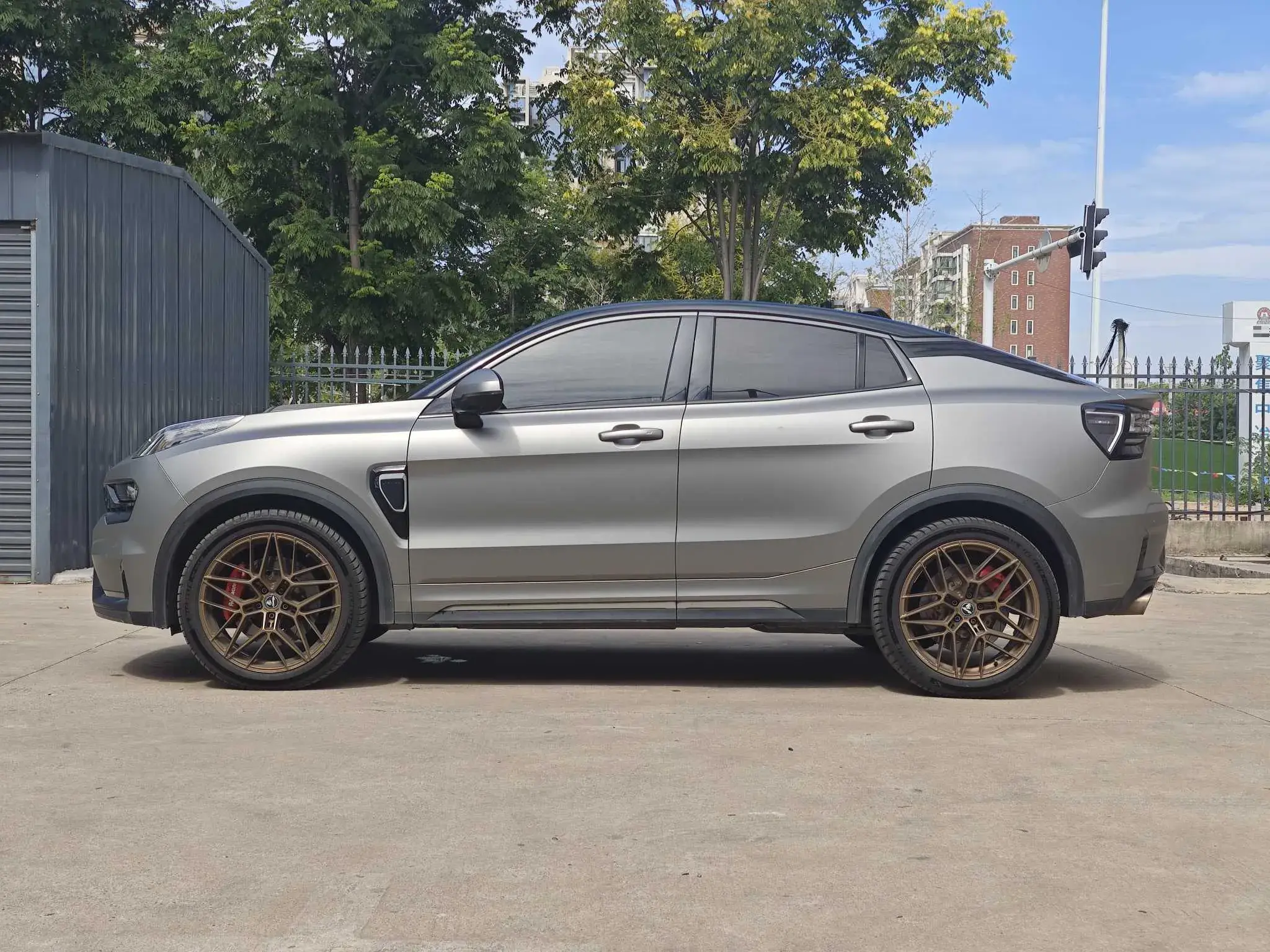 2020 LYNK&CO 05 thumbnail 3