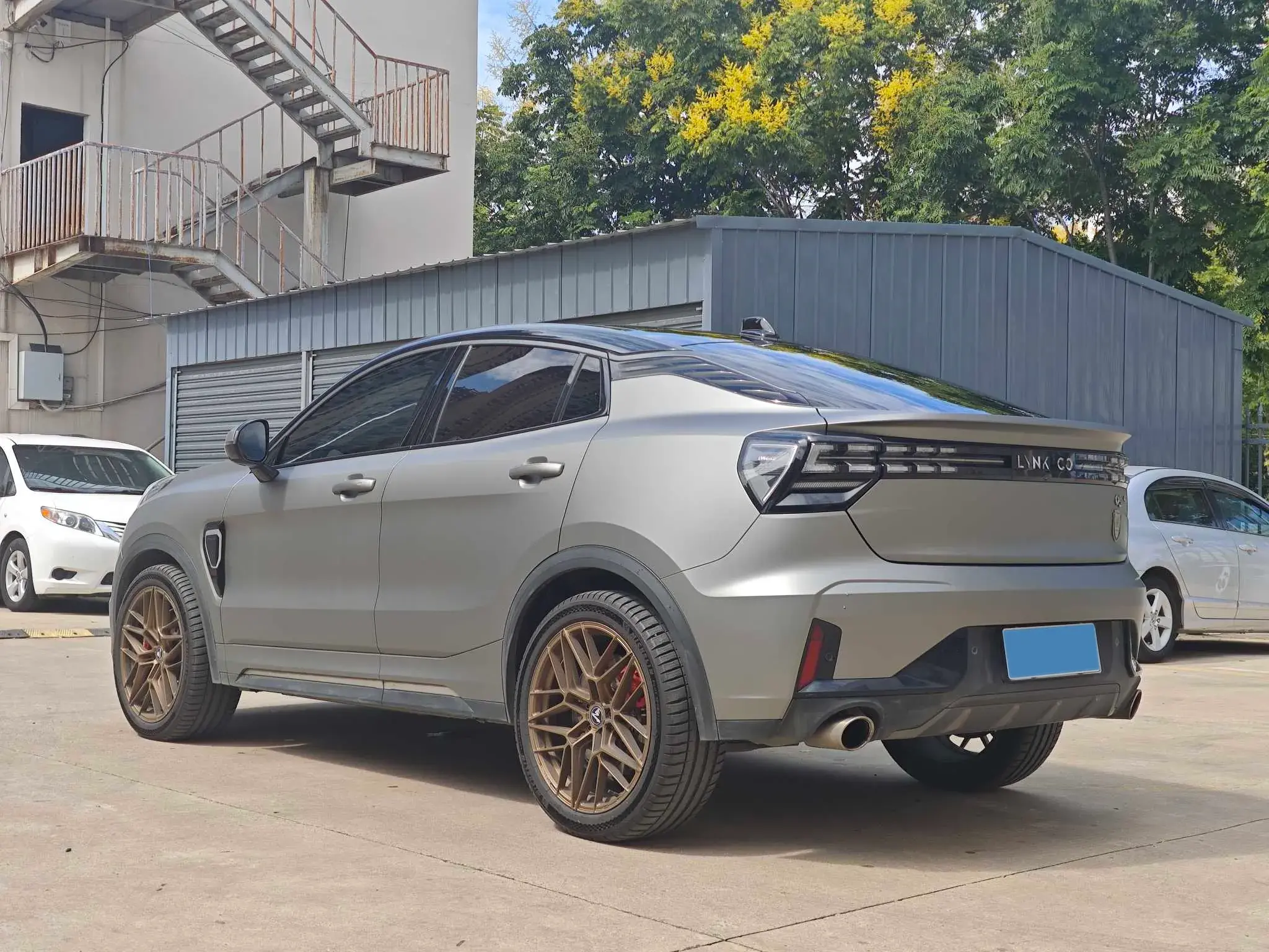 2020 LYNK&CO 05 thumbnail 2