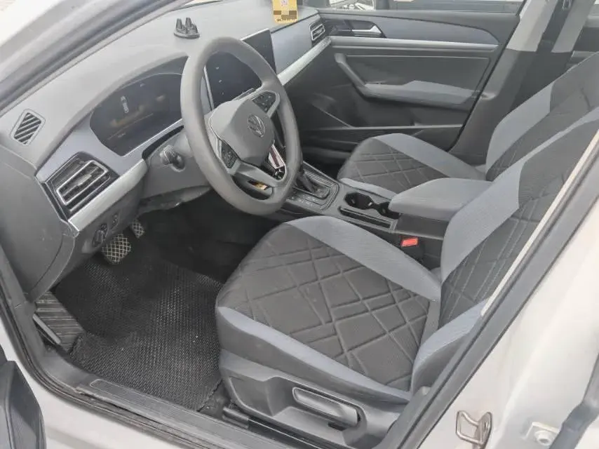 2023 VOLKSWAGEN LAVIDA thumbnail 2