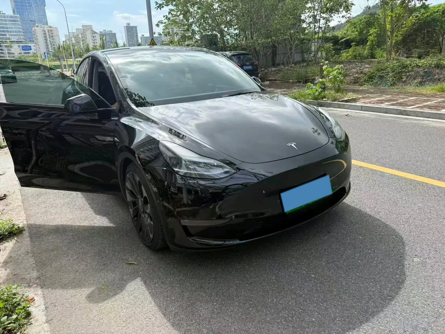 2022 TESLA MODEL thumbnail 2