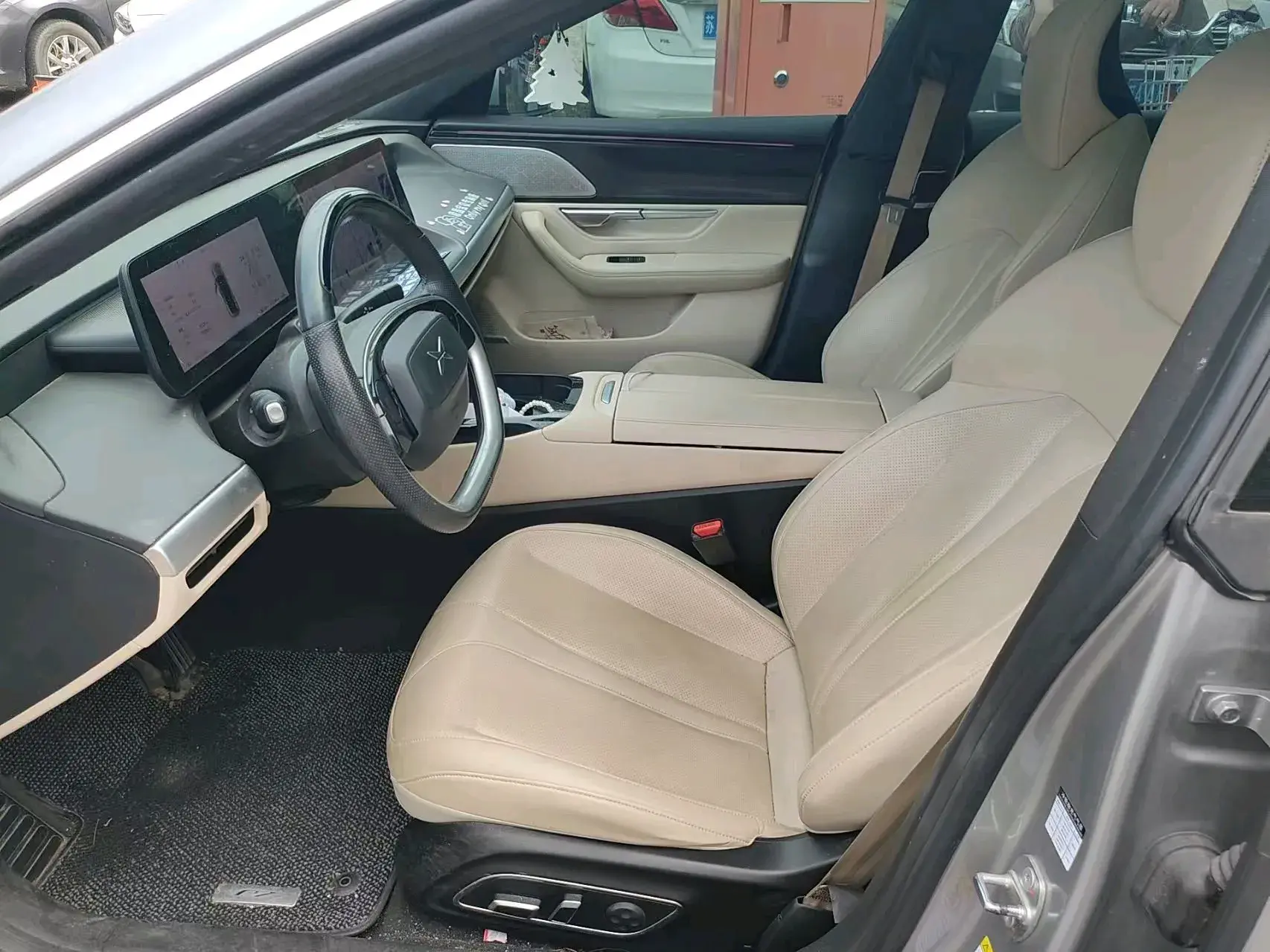 2022 XPENG P7 thumbnail 3