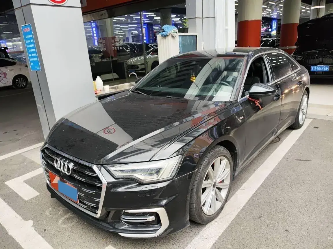 2023 AUDI A6L view 1