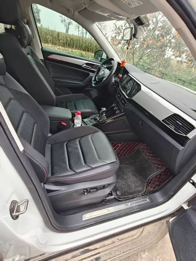 2019 VOLKSWAGEN TAYRON thumbnail 3