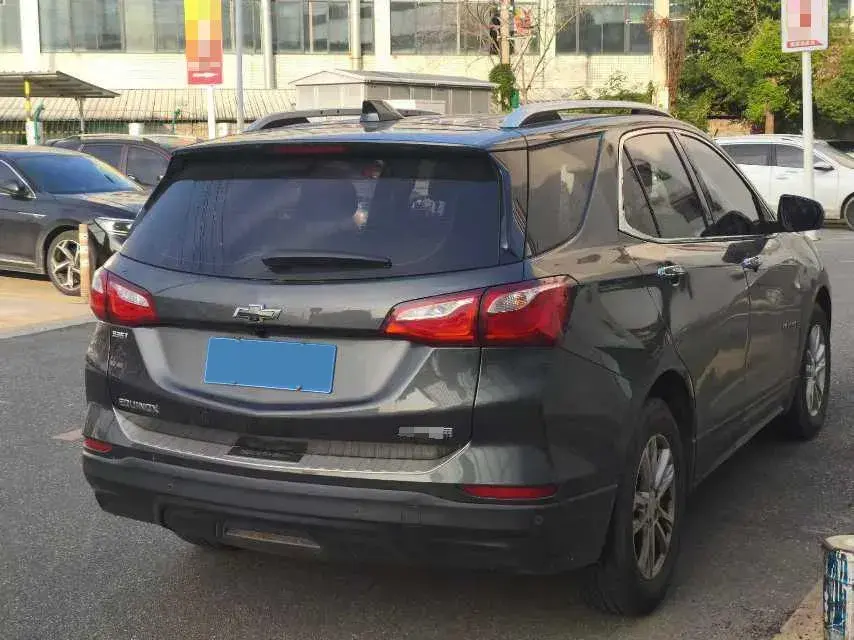 2018 CHEVROLET EQUINOX thumbnail 4