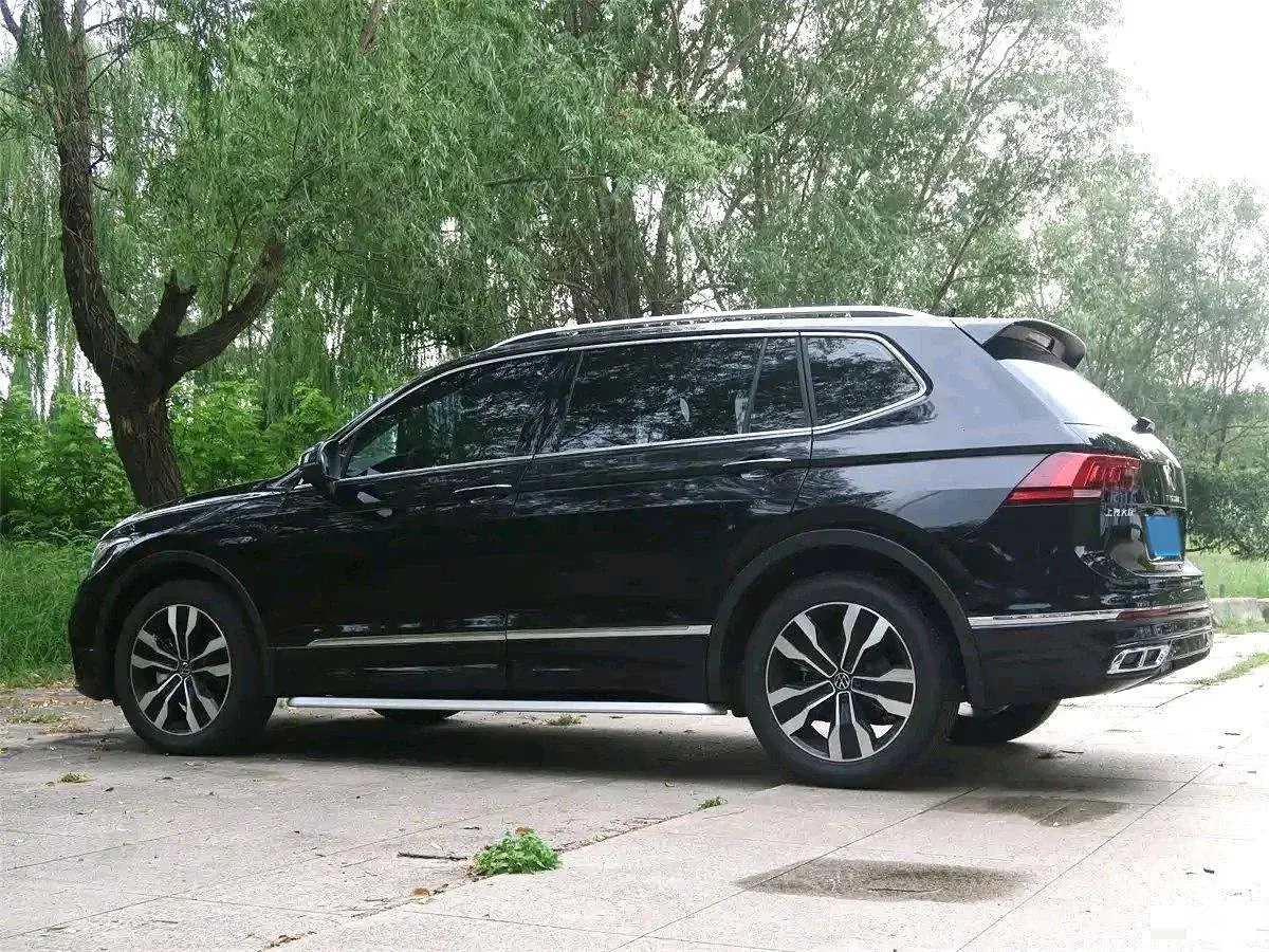 2024 VOLKSWAGEN TIGUAN thumbnail 2