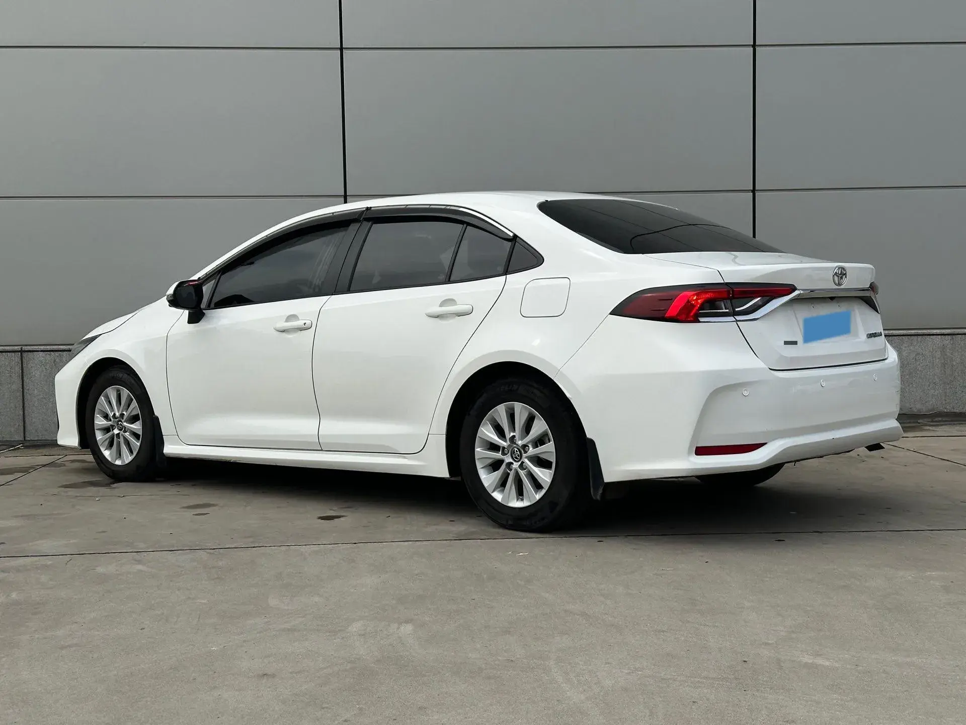 2021 TOYOTA COROLLA thumbnail 2