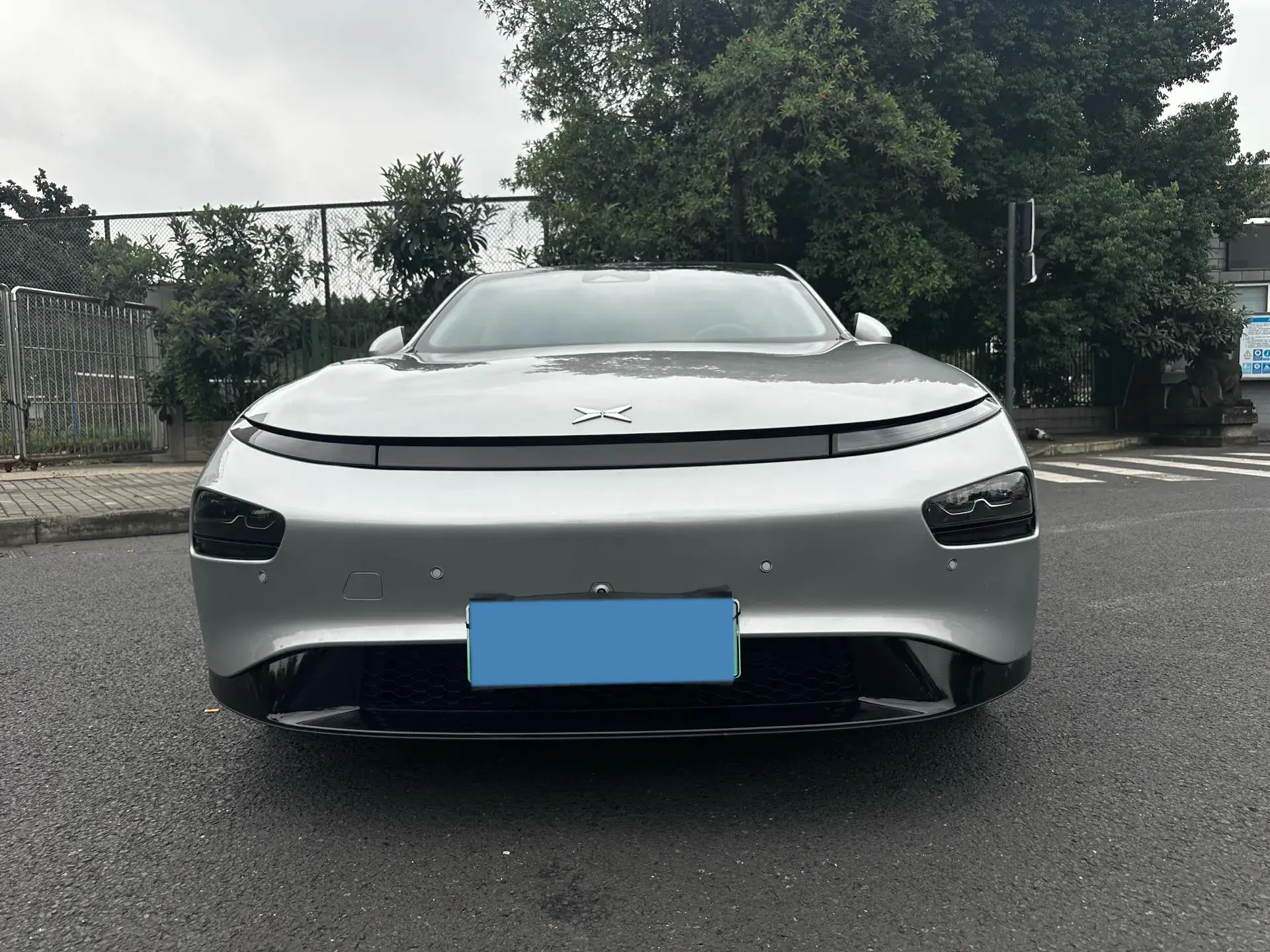 2022 XPENG P7 thumbnail 2