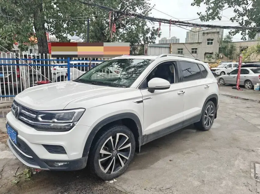 2022 VOLKSWAGEN THARU view 1