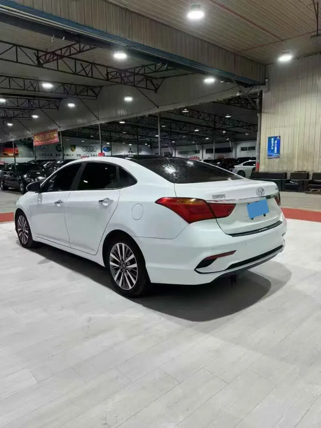 2017 HYUNDAI MISTRA thumbnail 4