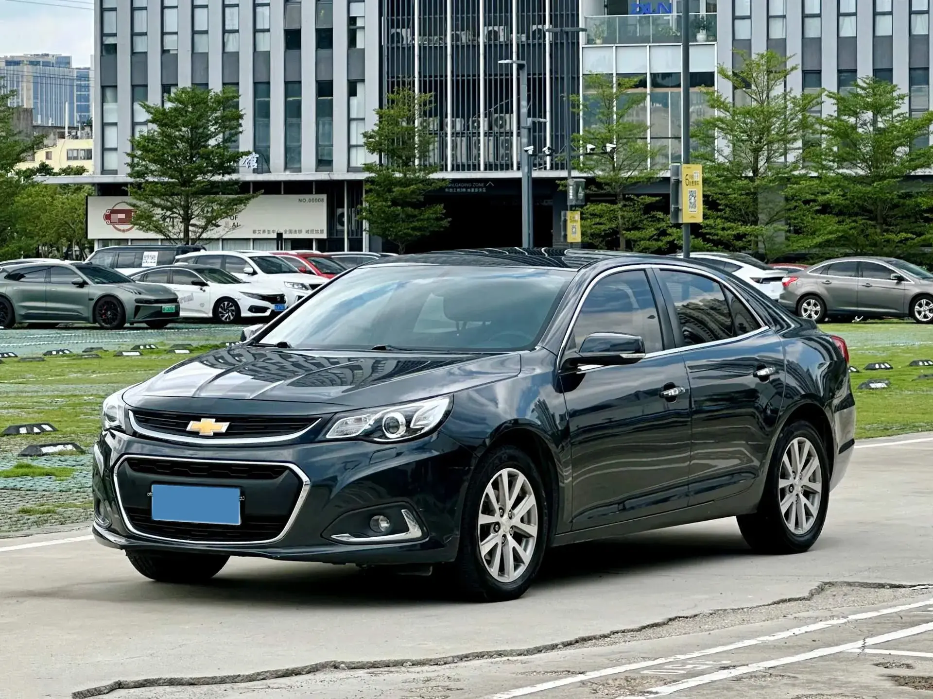 2018 CHEVROLET MALIBU view 1