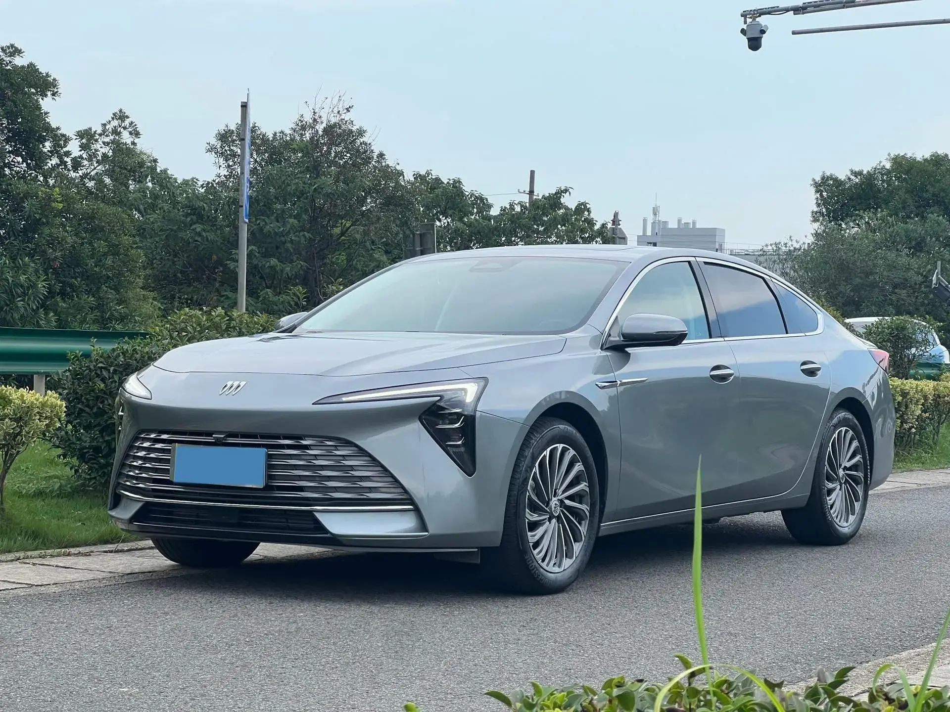 2023 BUICK LARCOSSE view 1