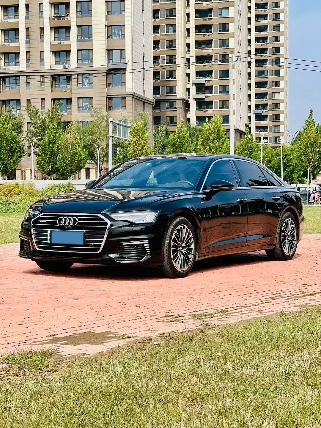 2020 AUDI A6L view 1